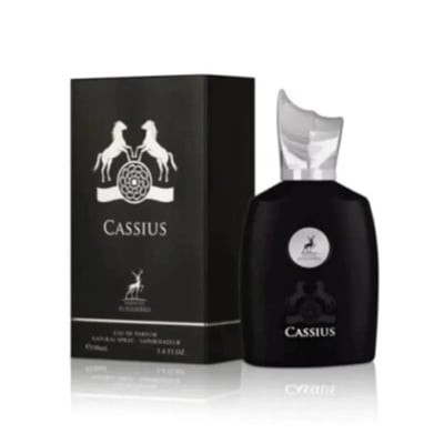Maison Alhambra Cassius 100ml — Black perfume bottle and box with silver accents and a deer logo, featuring the name 'Cassius' in white. | Maison Alhambra Cassius 100ml — Botol dan kotak minyak wangi hitam dengan aksen perak dan logo rusa, menampilkan nama 'Cassius' dalam warna putih.