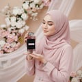wanita berhijab malaysia pegang zahoor francee feminin sweet