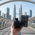 cdnim lelaki berjalan klcc malaysia
