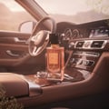 Ana Abiyedh Coral dalam kereta dengan glow peach – perfume wanita sweet Malaysia