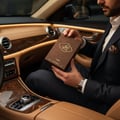afaq gold lelaki buka kotak dalam kereta malam kl malaysia