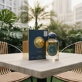 Raed Luxe di kafe outdoor – perfume unisex moden Malaysia