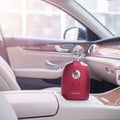 Kalos Perfume Woman dalam kereta dengan lighting pastel – gaya elegan Malaysia”