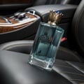 Kingsman Maison Alhambra atas kerusi kulit – perfume lelaki premium Malaysia