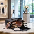La Voie dalam beg shopping wanita – minyak wangi popular Malaysia